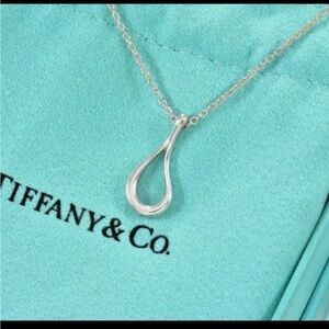 Tiffany & Co. 💯 % Auth Open Tear Drop Pendant Necklace w/Pouch ✨EUC✨